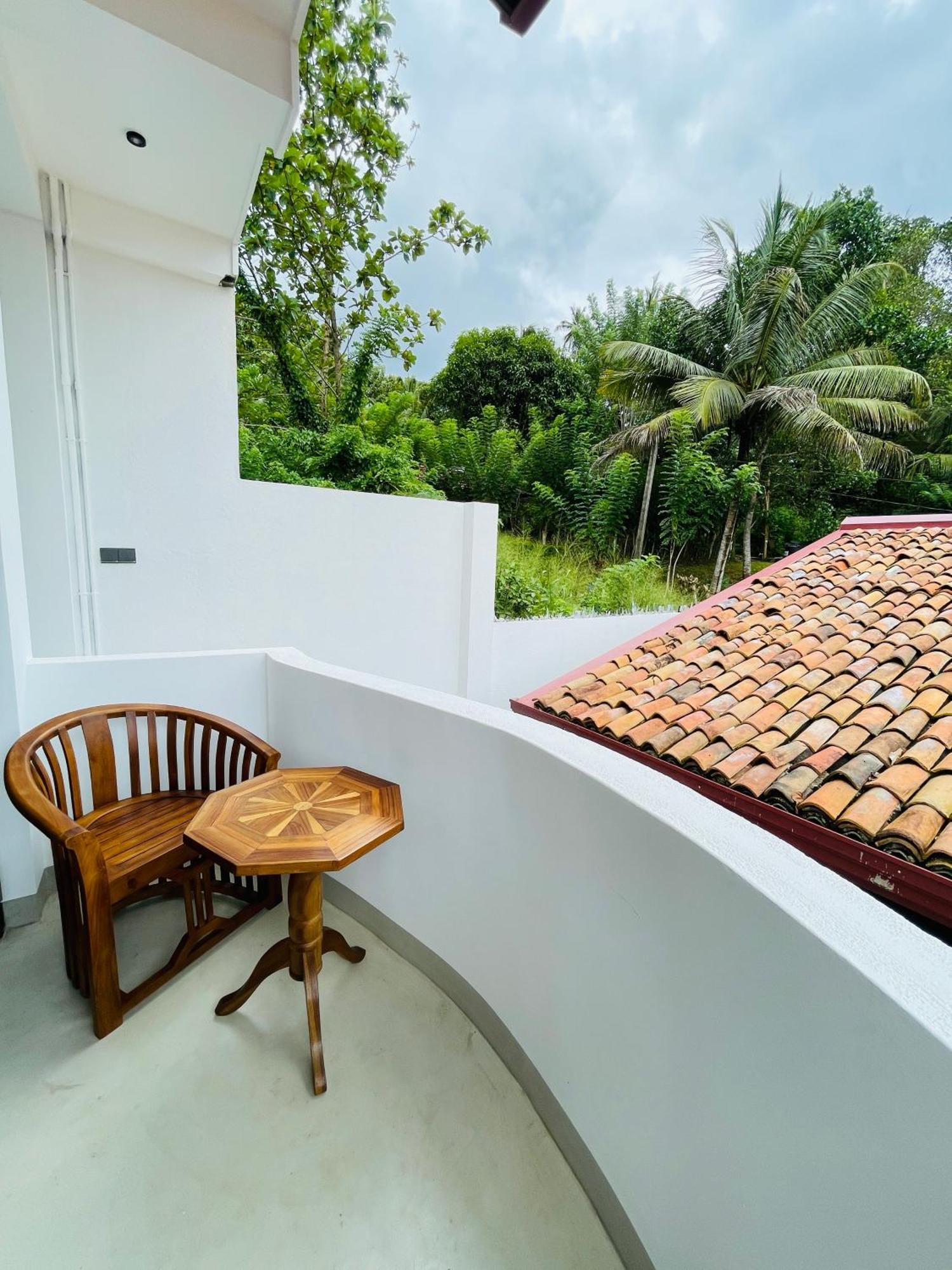 Thara Inn Villa Диквела Екстериор снимка