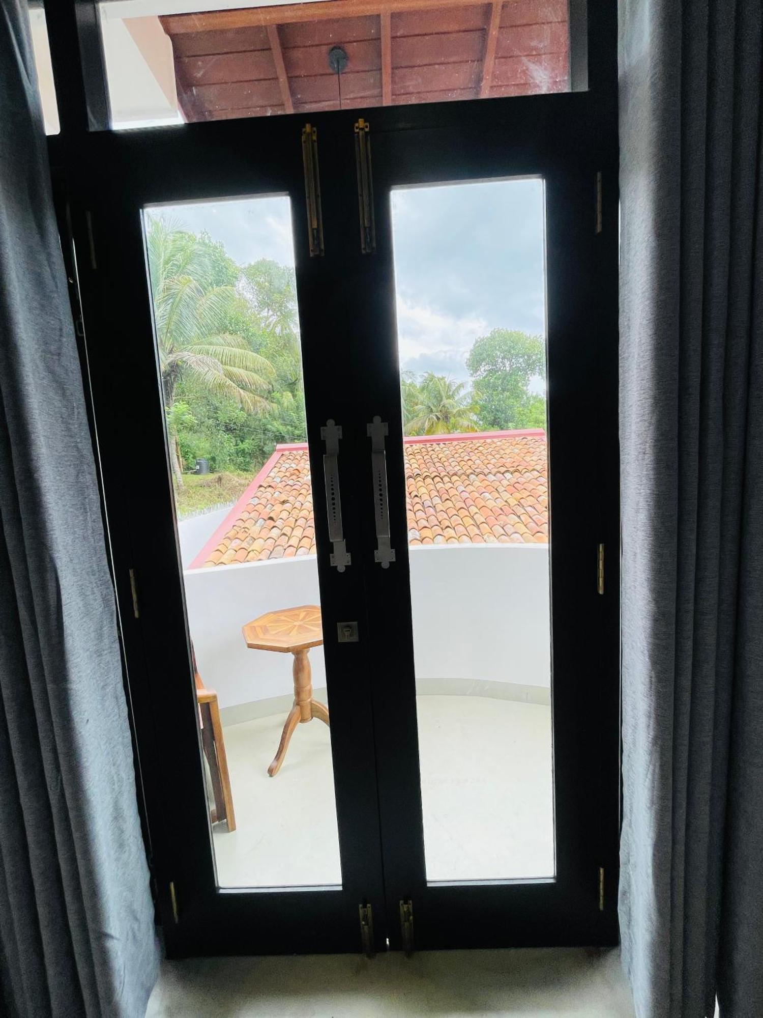 Thara Inn Villa Диквела Екстериор снимка