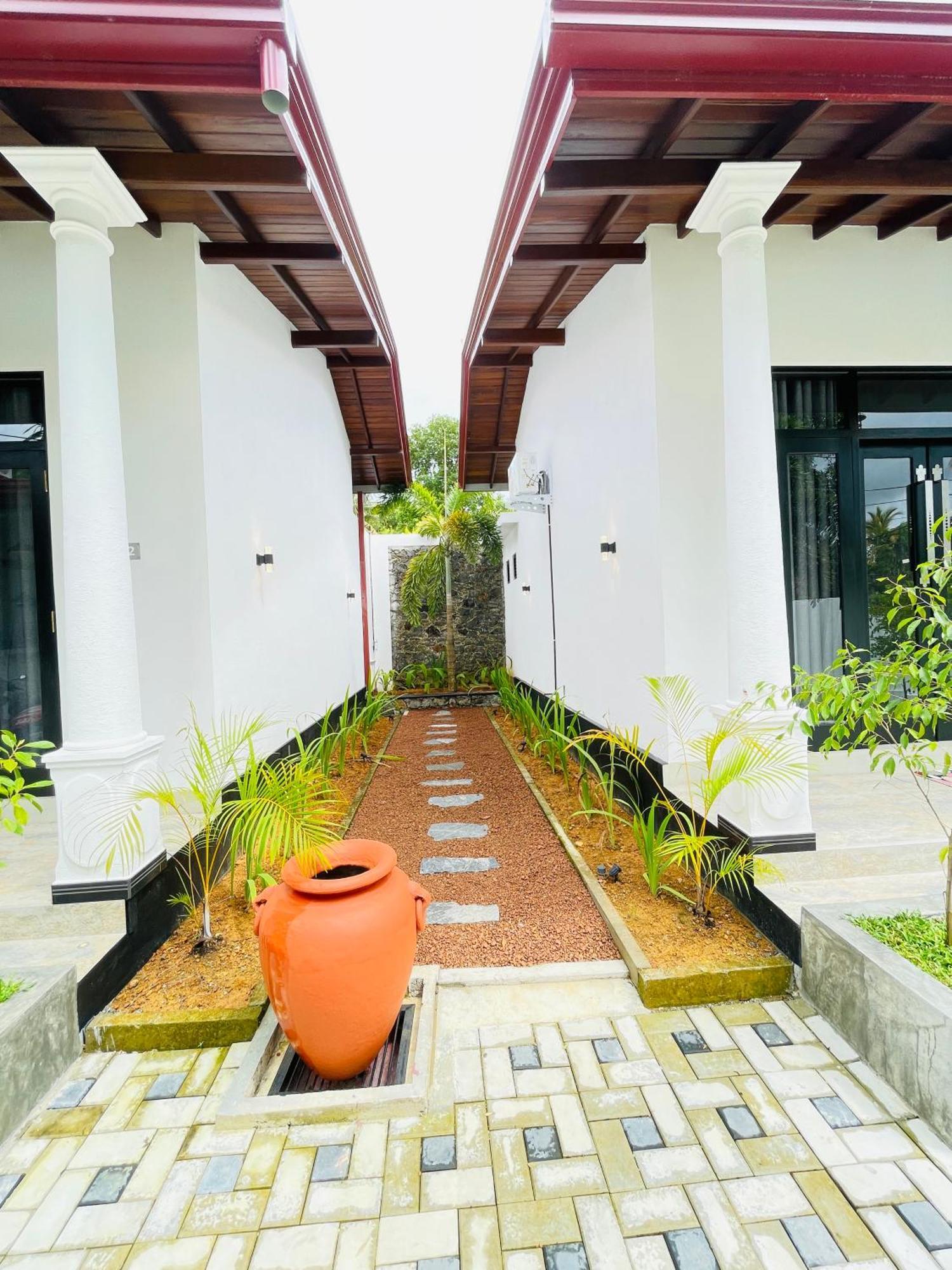 Thara Inn Villa Диквела Екстериор снимка