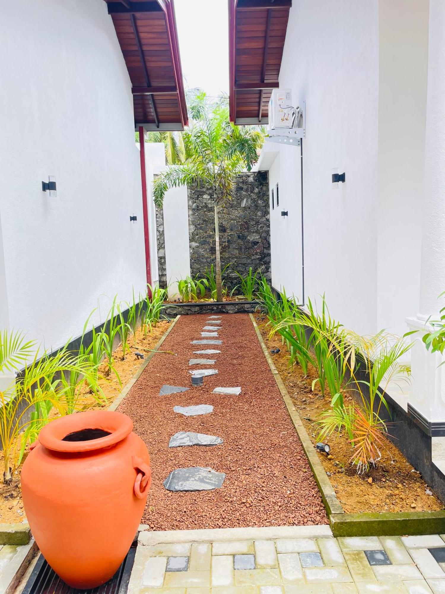 Thara Inn Villa Диквела Екстериор снимка